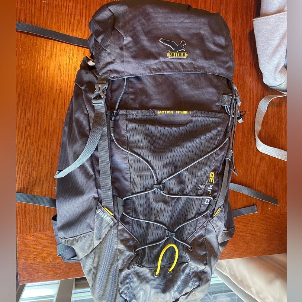 Salewa Peak 38 backpacking bag